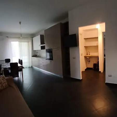 아파트 Avignone 96 - Moderno Bilocale Zona Centro 메시나